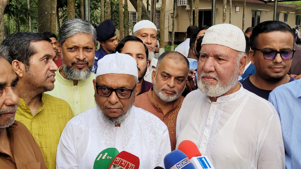 পরিস্থিতি খারাপ হলে প্রবাসীদের দেশে আনার প্রস্তুতি রয়েছে: মন্ত্রী আরিফুল হক