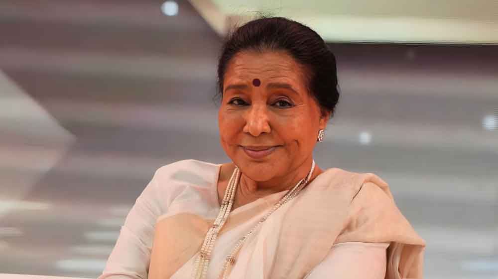 হাসপাতালে আশা ভোসলে, অবস্থা সংকটাপন্ন