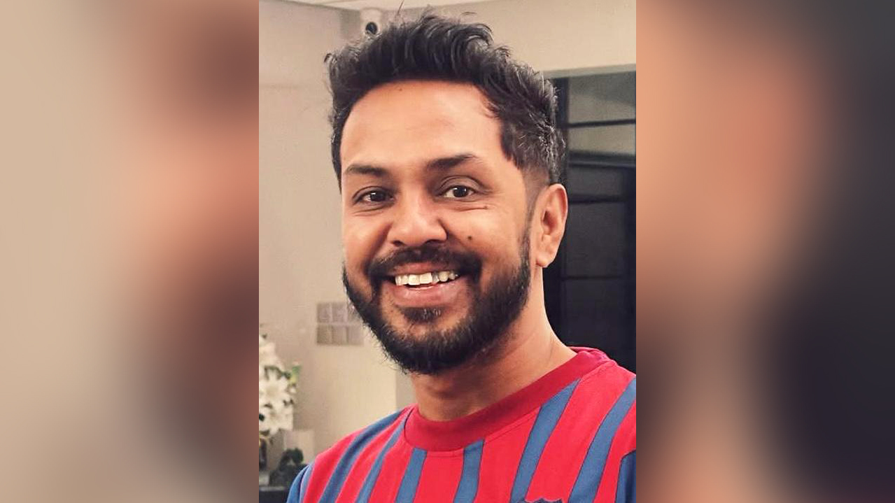 ‘এক মিনিটে দুই ট্রেন গায়েব’ টিকিট না পেয়ে ফেসবুকে আশফাক নিপুনের ক্ষোভ