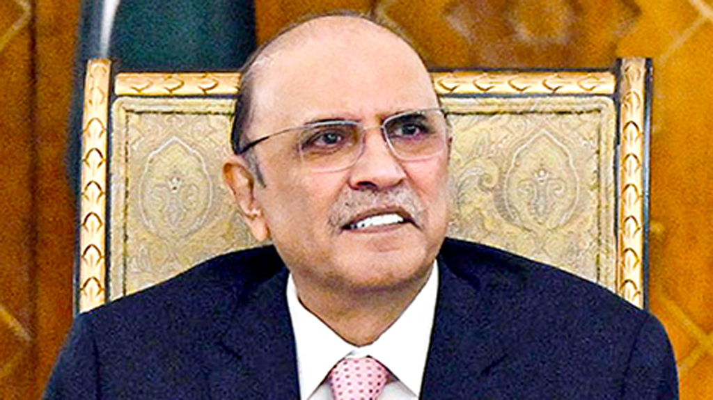 আফগান সামরিক স্থাপনায় পাকিস্তানের হামলা