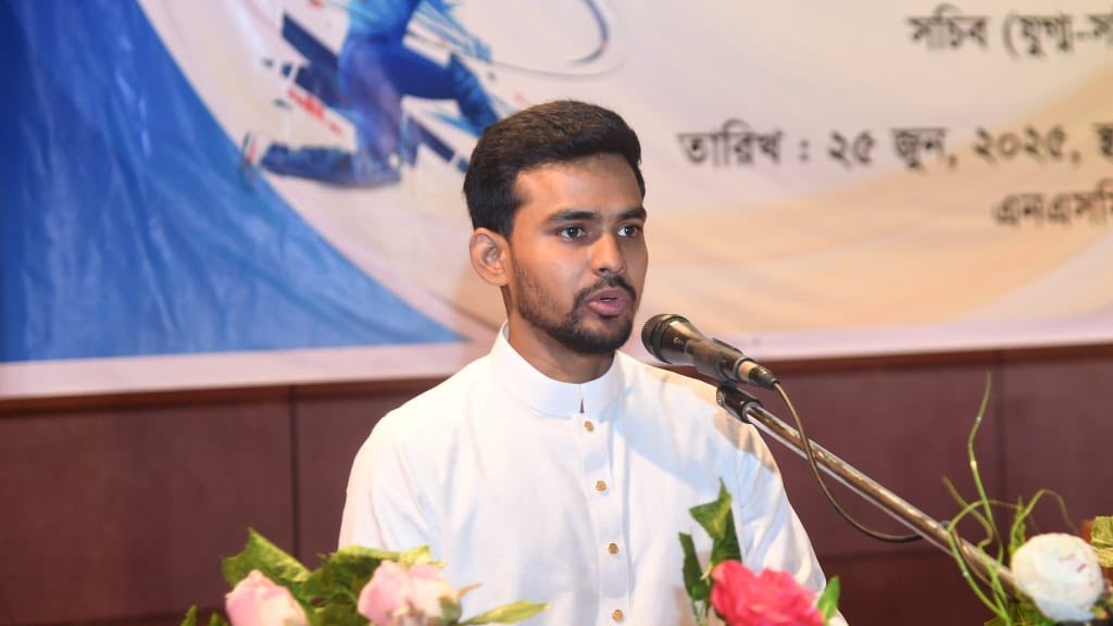 আন্দোলন প্রত্যাহারে রাজি না হলে ইনজেকশন দিয়ে অজ্ঞান করে: ট্রাইব্যুনালে উপদেষ্টা আসিফ
