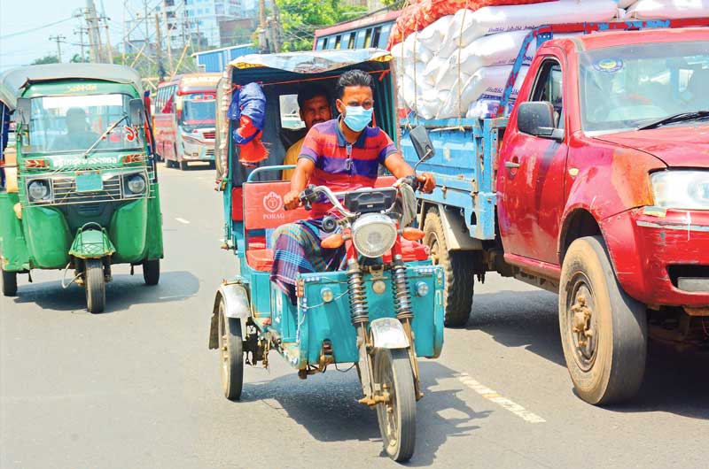 ব্যাটারিচালিত অটোরিকশায় বিশৃঙ্খলা, বাড়ছে দুর্ঘটনা