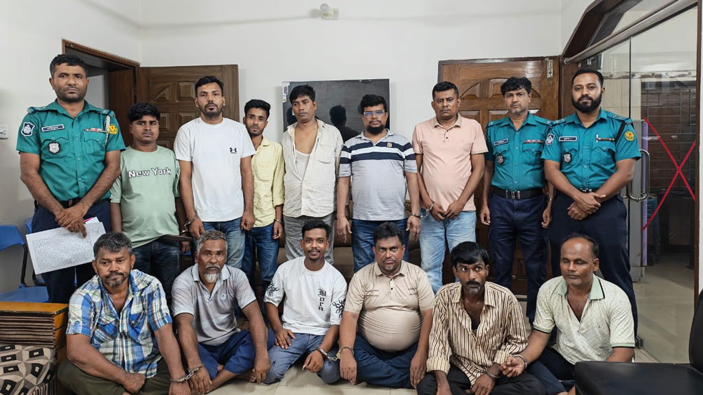 ঝটিকা মিছিলের প্রস্তুতিকালে আওয়ামী লীগের ১২ নেতাকর্মী গ্রেপ্তার