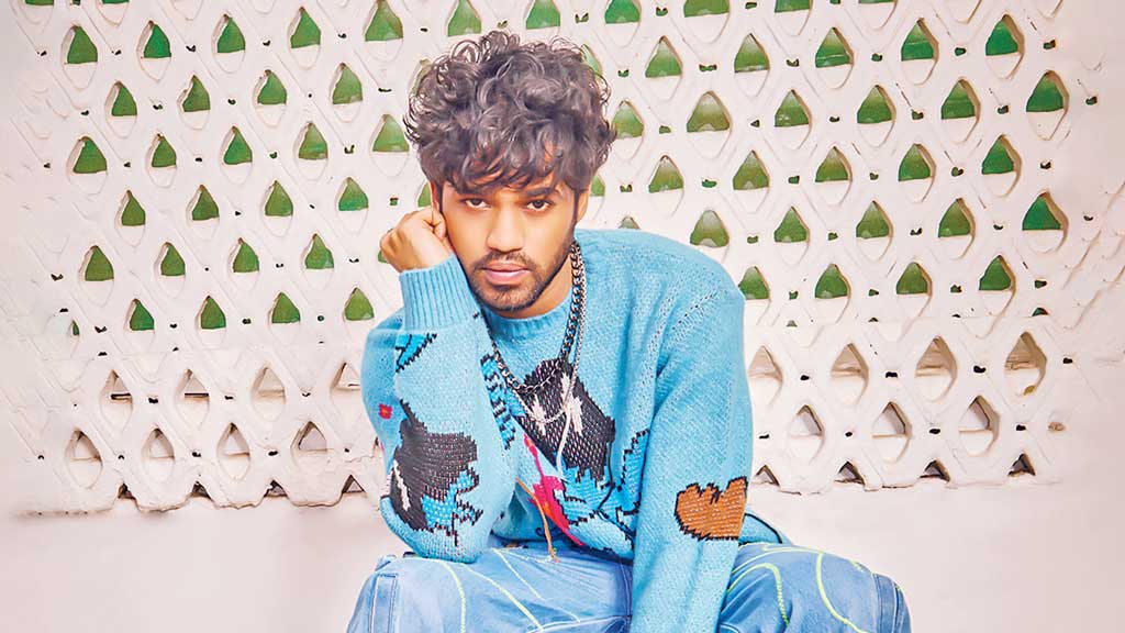 বাবিল খানের কান্নায় উত্তাপ বলিউডে