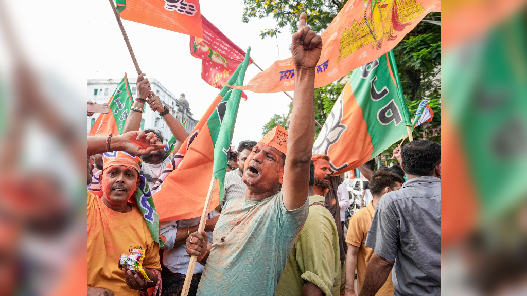 ২০৫ আসনে এগিয়ে বিজেপি, তৃণমূল ৮৩