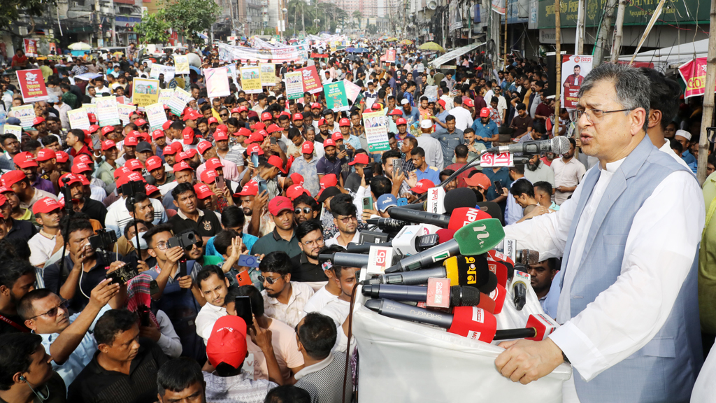 ‘বাবারা’ সম্বোধন করে এনসিপিকে নসিহত করলেন সালাহউদ্দিন