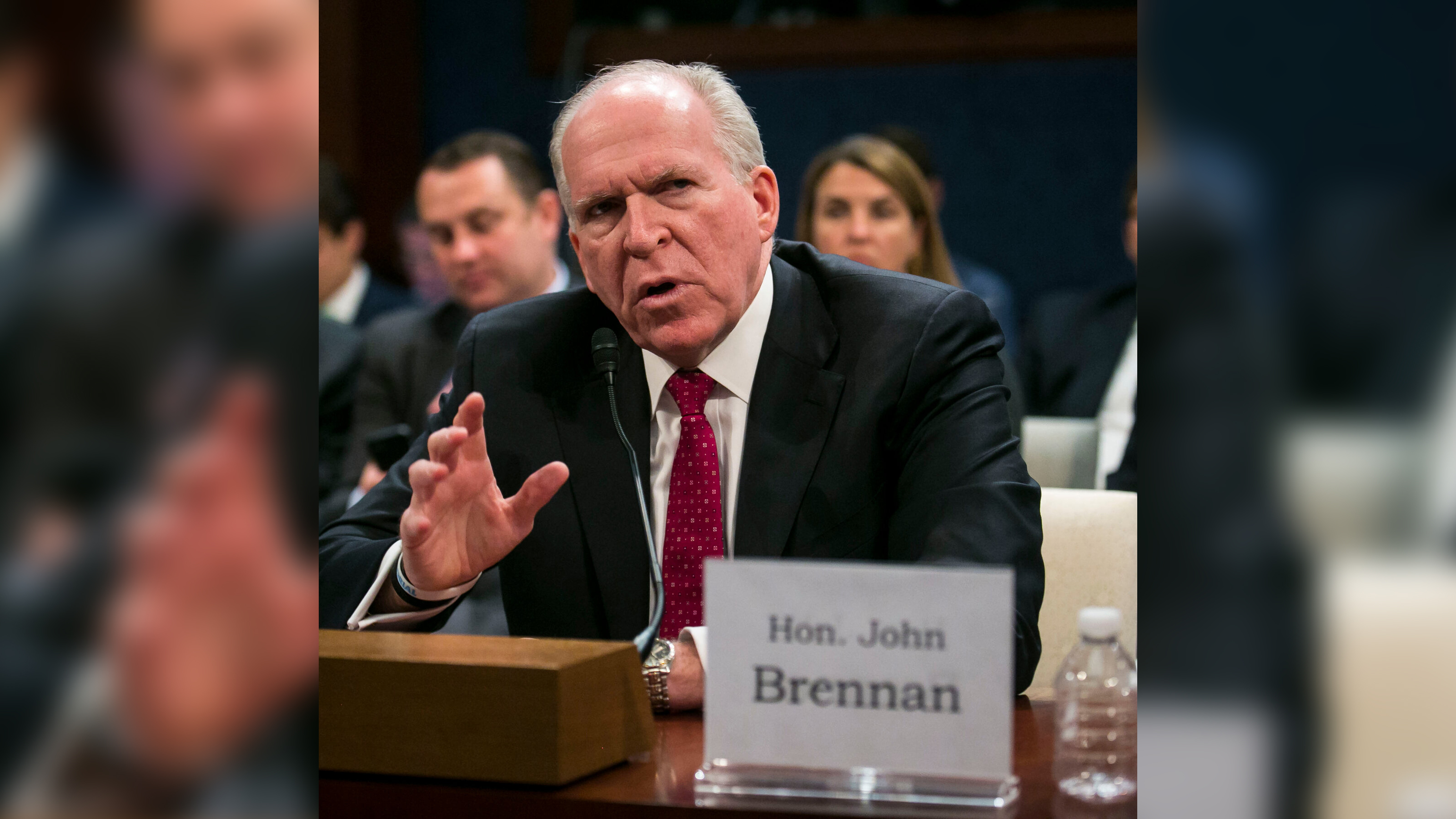 ‘ট্রাম্প মানসিকভাবে অপ্রকৃতিস্থ’, অপসারণ চাইলেন সাবেক সিআইএ প্রধান