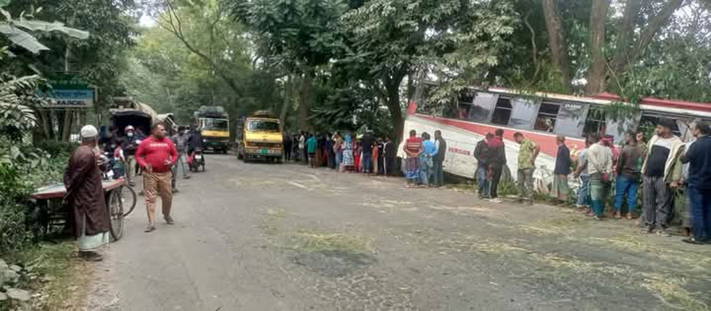 ফরিদপুরে বাস-ট্রাক সংঘর্ষ, নিহত ১