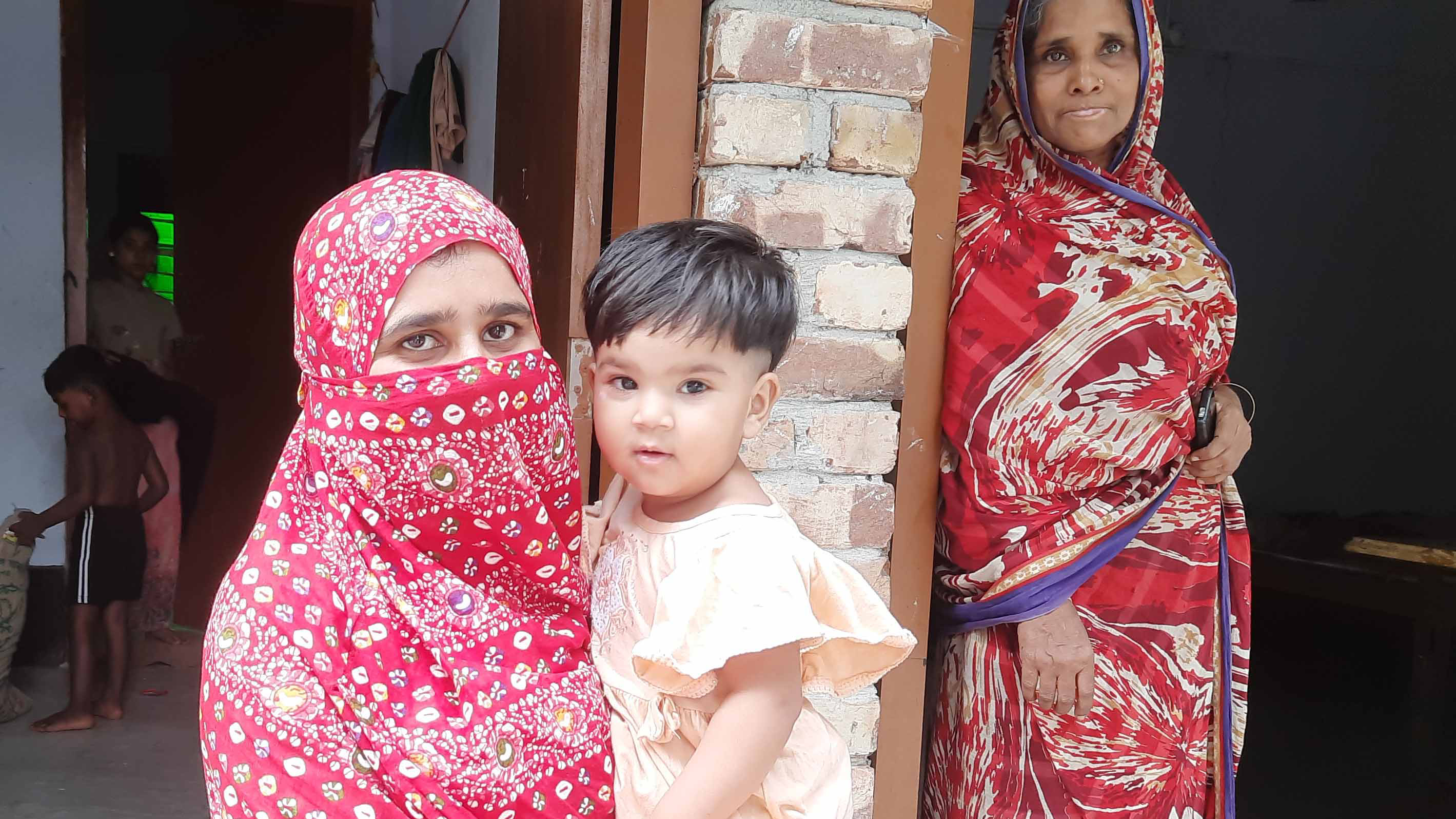 বাগেরহাটে দুর্ঘটনায় নিহত মাইক্রোবাসচালক নাঈম, দিশেহারা পরিবার