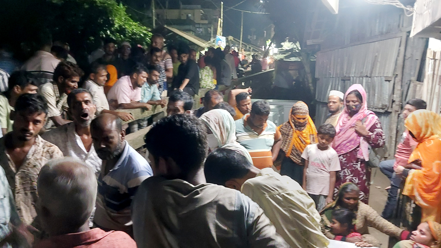 নিখোঁজের ১ দিন পর খাল থেকে শ্রমিকের মরদেহ উদ্ধার