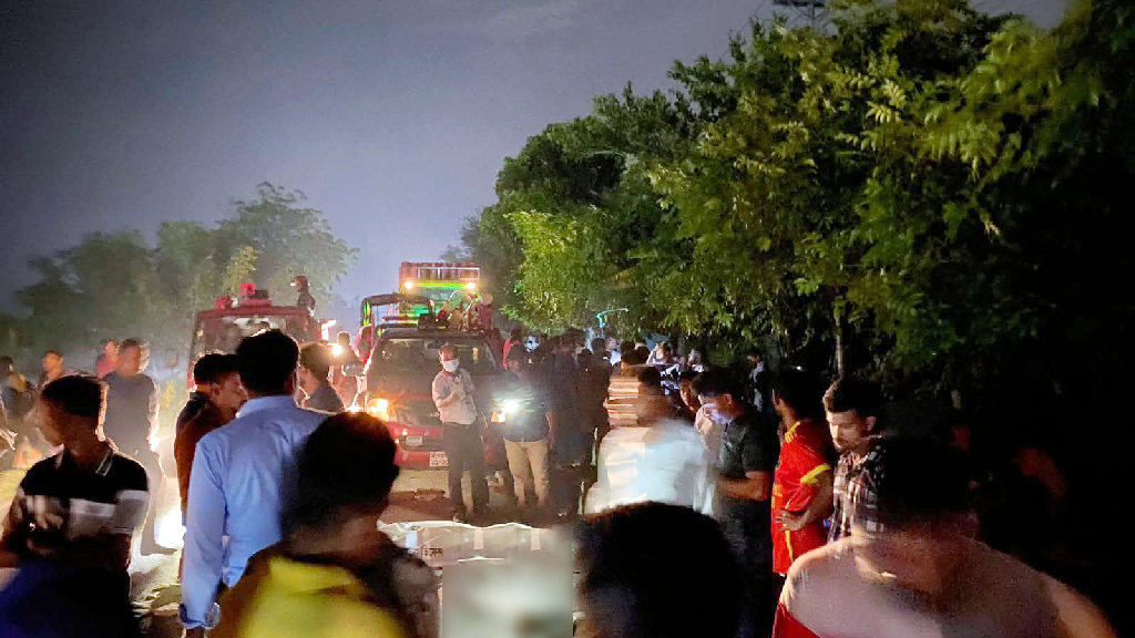 সভা শেষে ফেরার পথে ট্রাকচাপায় ৩ বিএনপি কর্মী নিহত