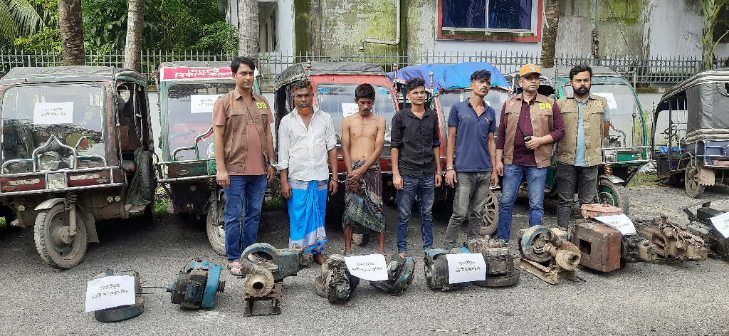বাগেরহাটে চোরাই ইজিবাইকসহ গ্রেপ্তার ৪