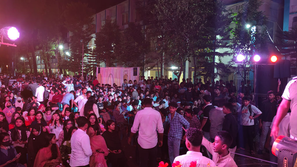 বরিশালে নবীনবরণের কনসার্টে ছাত্রদলের দুই পক্ষের সংঘর্ষ, আহত অধ্যক্ষ