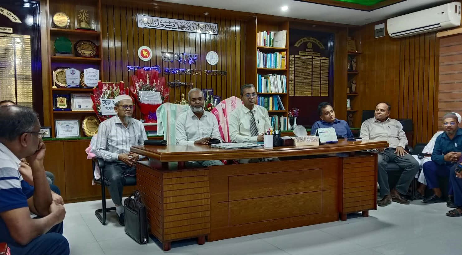 ঢাবির সিনেট নির্বাচন: বরিশালে স্টিয়ারিং কমিটির চেয়ারম্যান ববি উপাচার্য