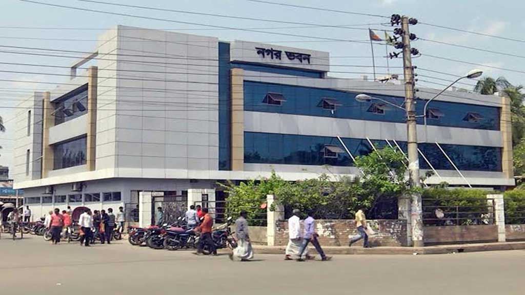 গভীর রাতে বরিশাল নগর ভবনে অস্থিরতা, আটকে রাখা হয় ৪ শ্রমিককে