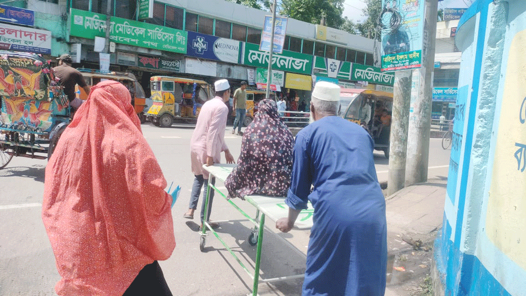 শেবাচিম হাসপাতাল: চিকিৎসাসেবা না পেয়ে ফিরে যাচ্ছে রোগীরা