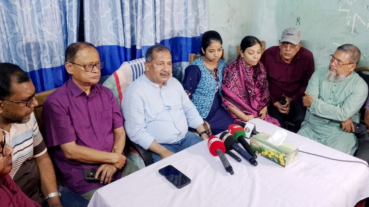সাংবাদিক পুলক চ্যাটার্জির মৃত্যুর শেকড় অনেক গভীরে: উপদেষ্টা স্বপন