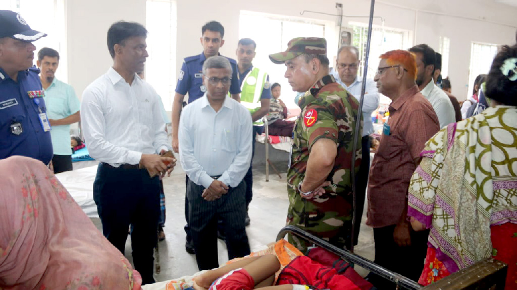শেবাচিম হাসপাতালের পরিচ্ছন্নতা নিয়ে বিভাগীয় কমিশনারের অসন্তোষ