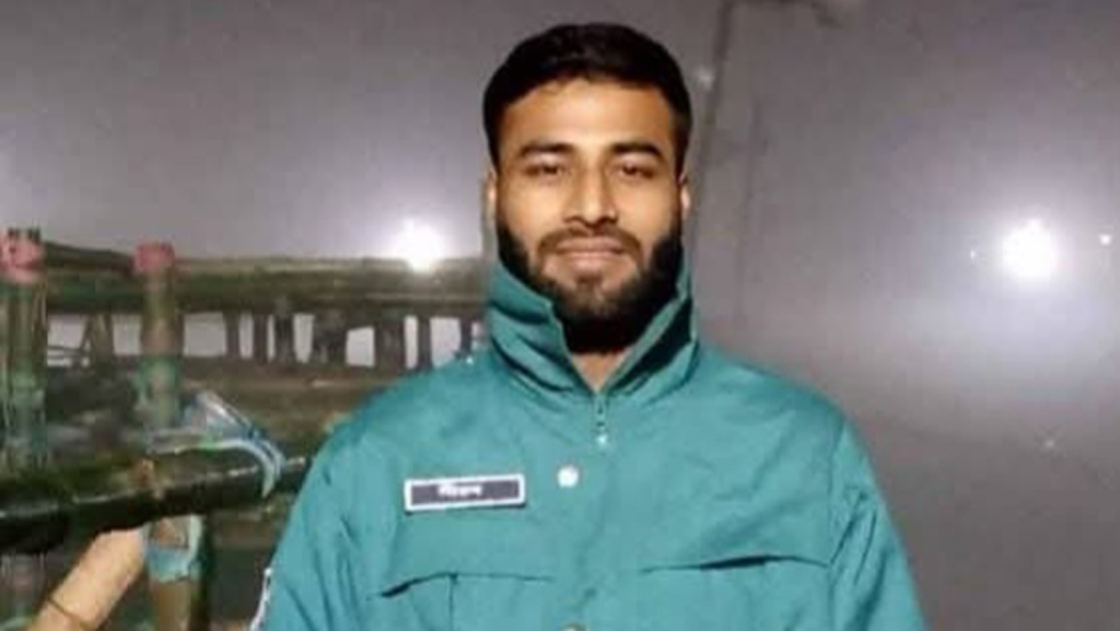 ইয়াবা-গাজাসহ পুলিশ কনস্টেবল আটক