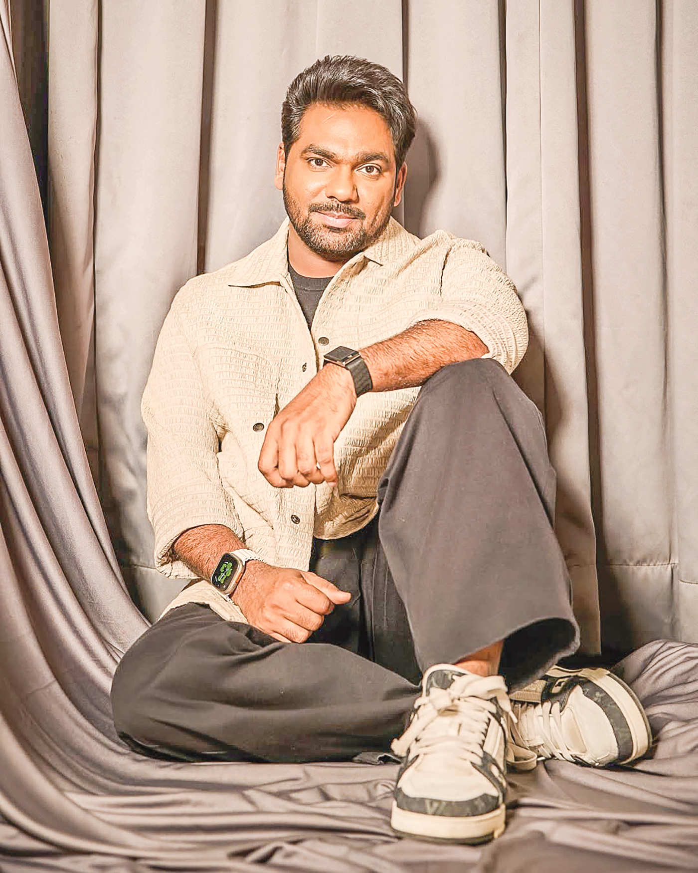 পাঁচ বছরের বিরতির ঘোষণা দিলেন জাকির খান