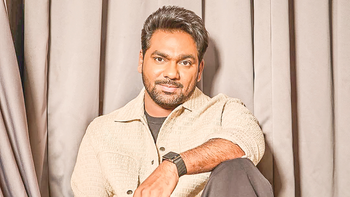 পাঁচ বছরের বিরতির ঘোষণা দিলেন জাকির খান