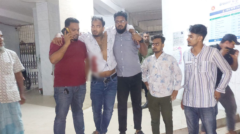 মোটরসাইকেলে এসে এলোপাতাড়ি গুলি, বিকাশ এজেন্টের ‘৩ কোটি’ টাকা ছিনতাই