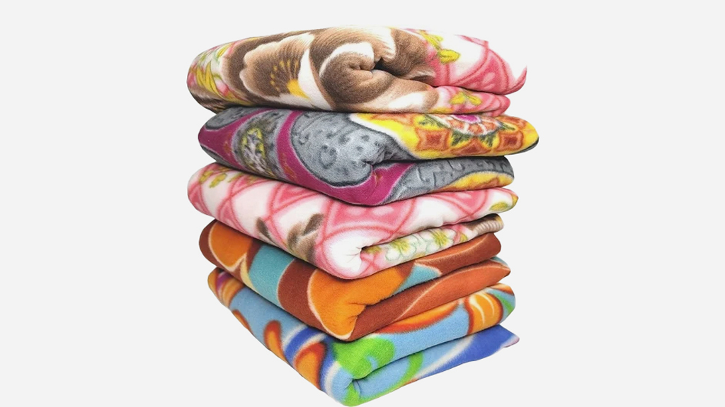 চট্টগ্রাম বন্দর: ২ ‘মাঘেও’ বন্দর থেকে ছাড়া পাচ্ছে না ত্রাণের শীতবস্ত্র