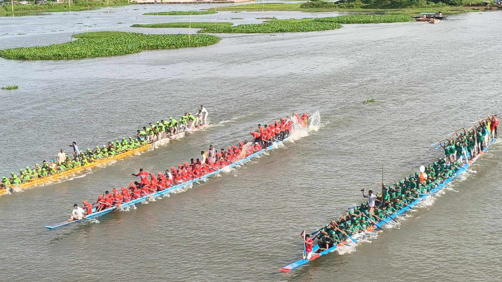 ২ বছর পর ব্রাহ্মণবাড়িয়ায় তিতাস নদীতে নৌকাবাইচ