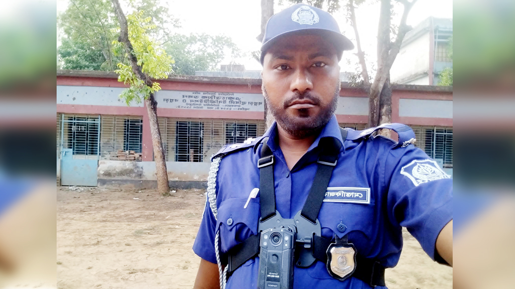 অভিযোগ তদন্তে গিয়ে অনৈতিক সম্পর্কে পুলিশ কর্মকর্তা