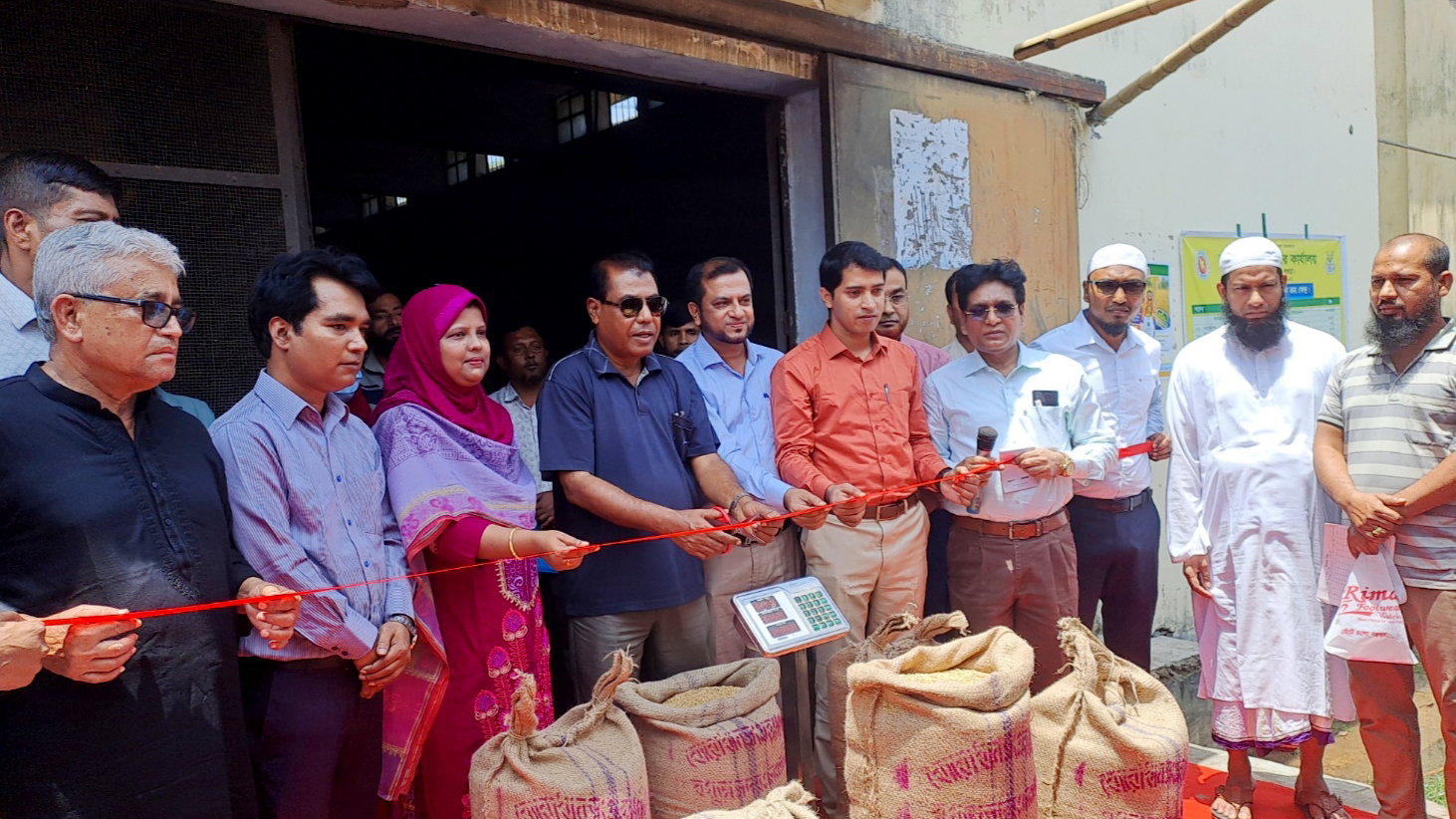 বগুড়ায় ৩৬ টাকায় প্রতিকেজি ধান ও ৪৯ টাকায় চাল কিনবে খাদ্য বিভাগ