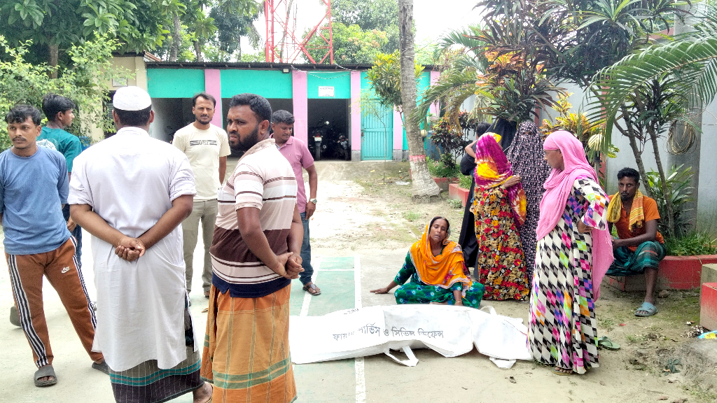 বালুবাহী ট্রাকের ধাক্কায় প্রাণ গেল বড় ভাইয়ের, গুরুতর আহত ছোট ভাই