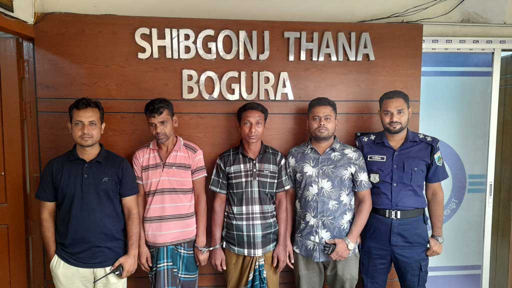 বগুড়ায় রাইস মিলের মালিককে হত্যা করে ট্রান্সফরমার লুট, দুজন গ্রেপ্তার