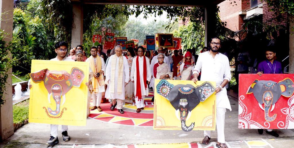 ইস্ট ওয়েস্ট ইউনিভার্সিটিতে বর্ণাঢ্য আয়োজনে পয়লা বৈশাখ উদ্যাপন