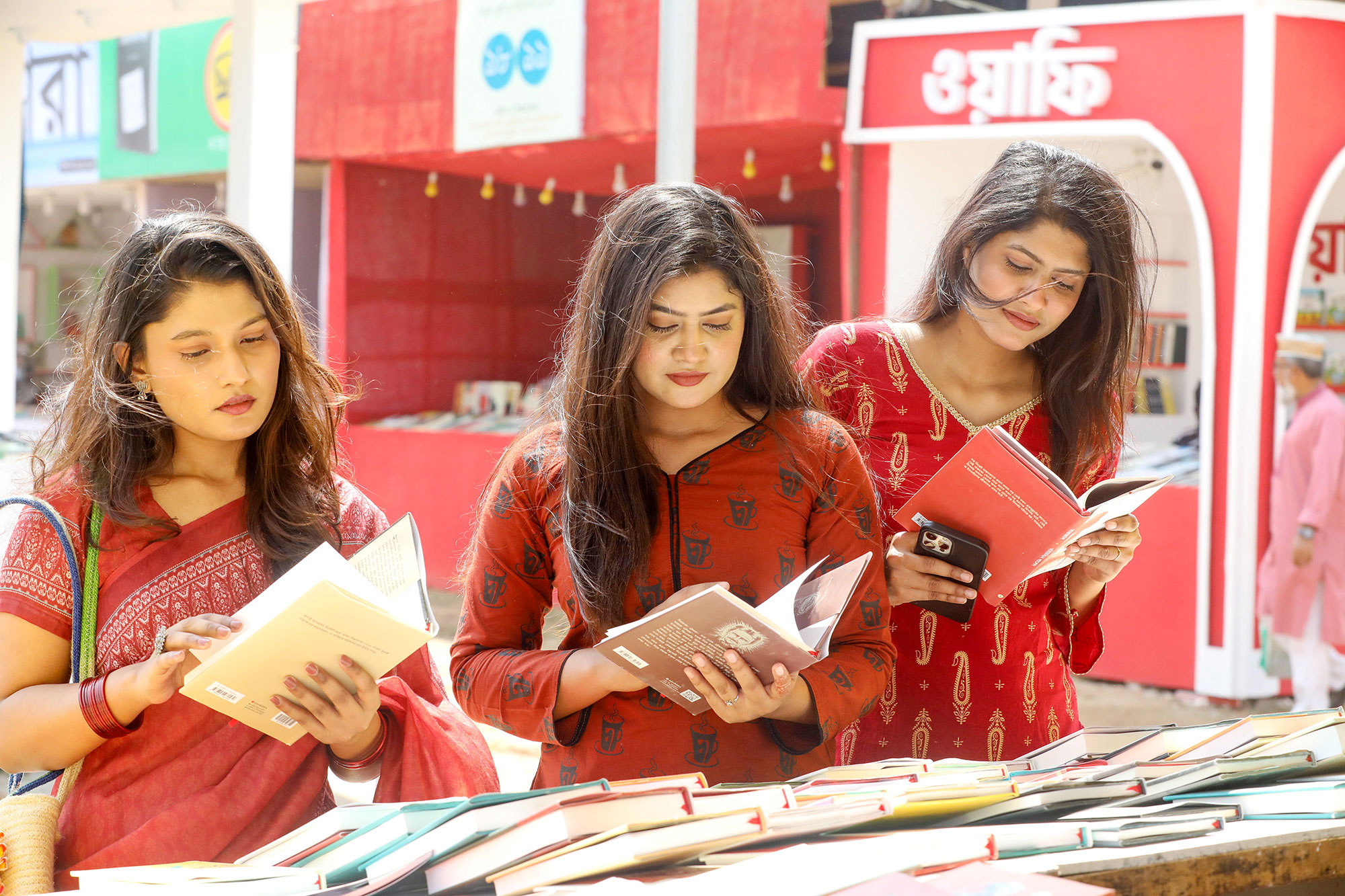 কম হলেও আসছে নতুন বই