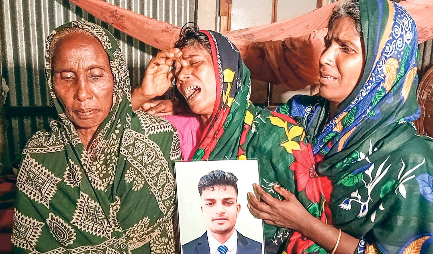 রাশিয়া-ইউক্রেন যুদ্ধ: ছেলের লাশের অপেক্ষায় বছর পার এক মায়ের