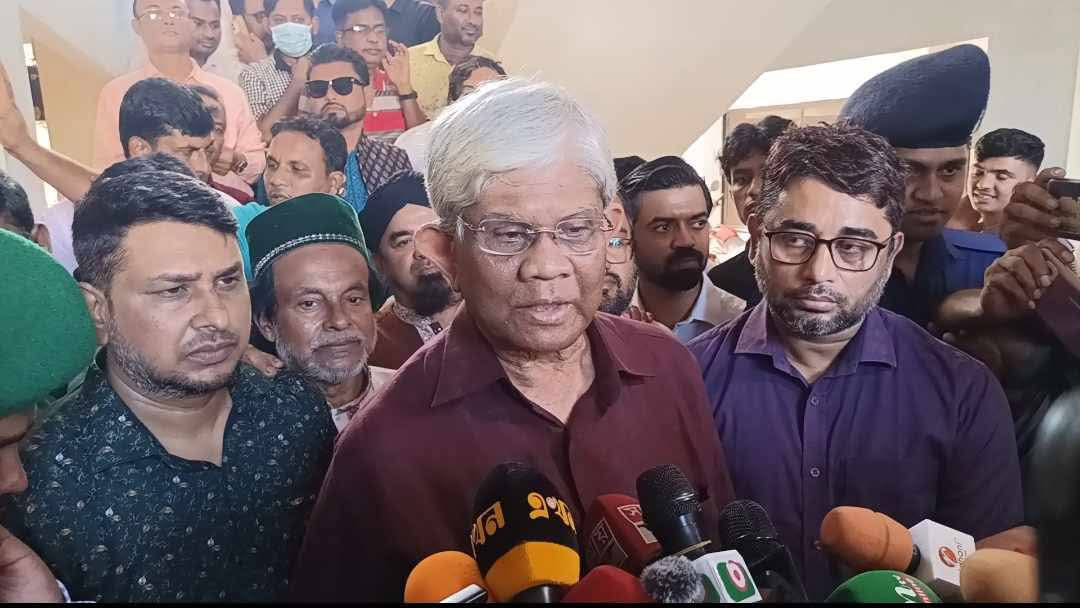 ব্যাংকে জমা রাখা টাকা ফেরত দিতে সরকার অঙ্গীকারবদ্ধ: অর্থ উপদেষ্টা