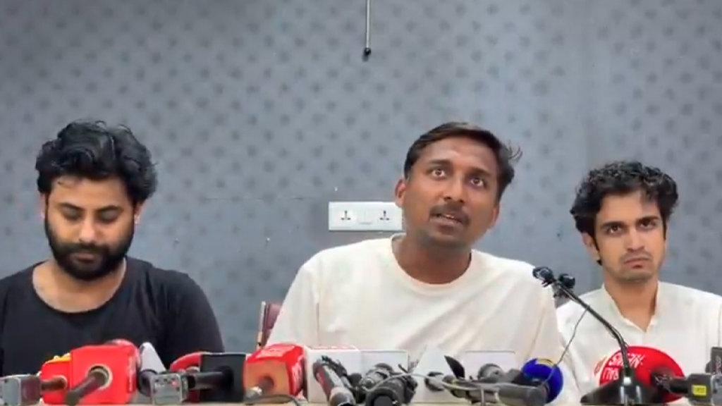 দাবি পূরণ না হওয়া পর্যন্ত অনড় ককরোচরা, রোববার ফের যন্তর মন্তরে যাওয়ার ডাক
