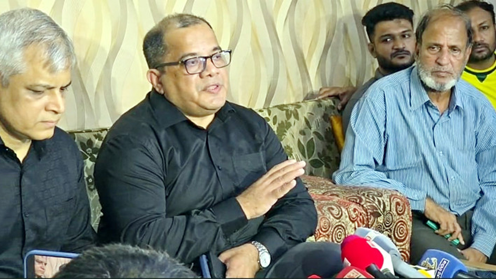 ক্রিকেটার নাঈমকে মারধর: এসআইসহ ২ পুলিশ সদস্যকে বরখাস্ত, বিভাগীয় মামলা প্রক্রিয়াধীন