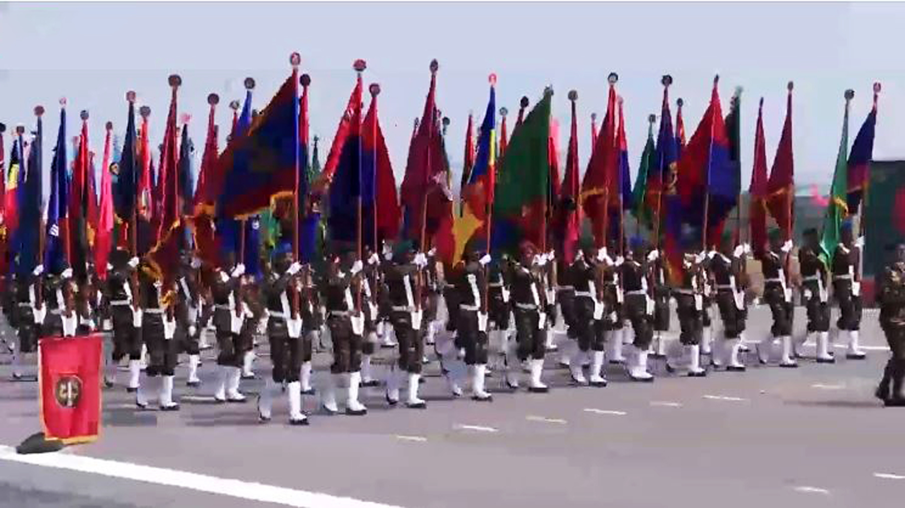 জাতীয় প্যারেড স্কয়ারে কুচকাওয়াজ শুরু, যোগ দিয়েছেন রাষ্ট্রপতি ও প্রধানমন্ত্রী