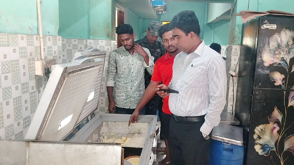 খাবারে মেয়াদোত্তীর্ণ রং ব্যবহার, ২ ব্যবসায়ীকে জরিমানা