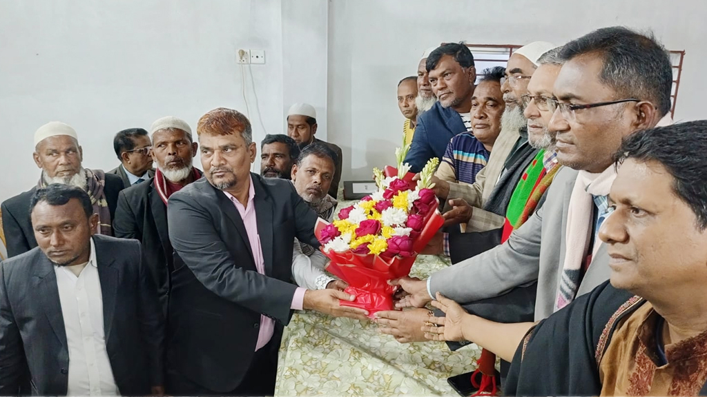 আওয়ামী লীগের ২ শতাধিক নেতা-কর্মীর বিএনপিতে যোগদান