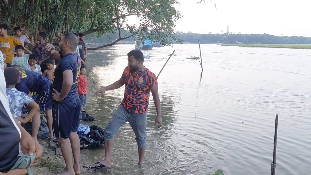 চাঁদপুরে নদীতে গোসলে নেমে দুই শিশু নিখোঁজ, একটির লাশ উদ্ধার