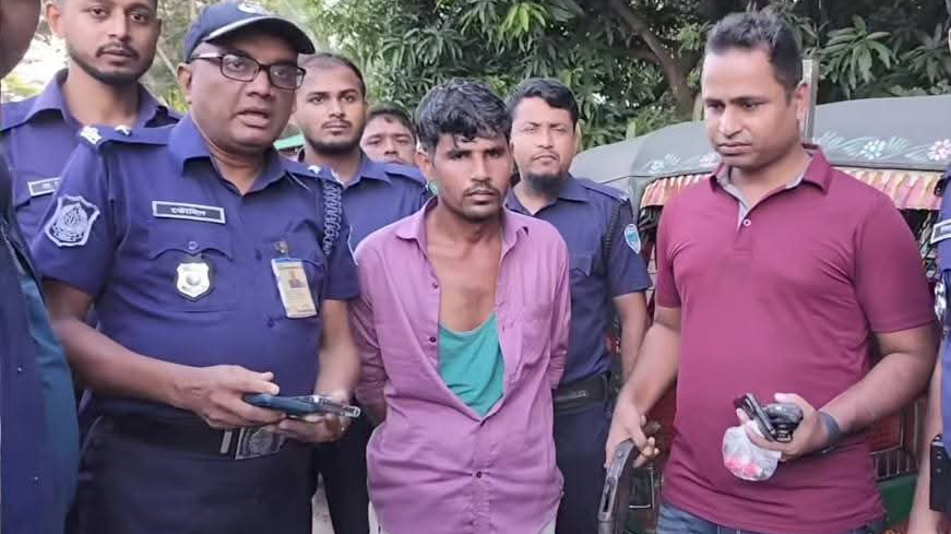 চকরিয়ায় নারী উদ্ধার, অস্ত্রসহ অপহরণকারী গ্রেপ্তার