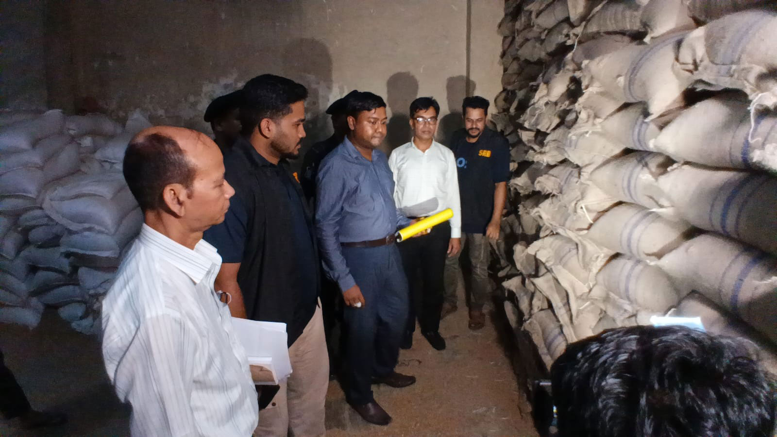 চট্টগ্রামে সরকারি গম অবৈধভাবে মজুত, ৩ লাখ টাকা জরিমানা, জব্দ ১২০ টন