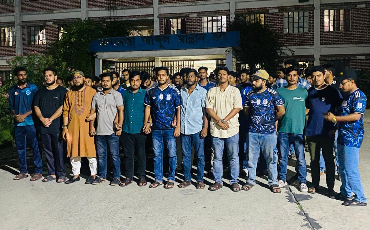 ছাত্রশিবিরের বিরুদ্ধে টাঙ্গাইলের মাভাবিপ্রবি ছাত্রদলের বিক্ষোভ মিছিল