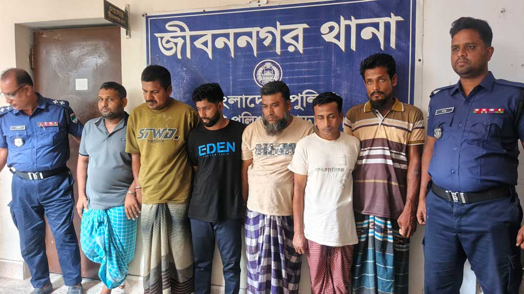 জীবননগরে ট্রান্সফরমার চোর চক্রের ৬ সদস্য গ্রেপ্তার