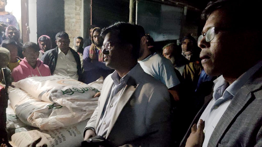সরকারি সার অবৈধভাবে বিক্রি, চুয়াডাঙ্গায় ডিলারকে জরিমানা