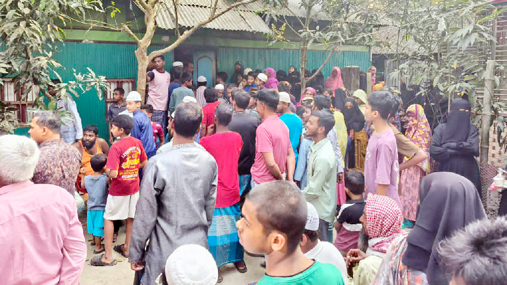 কুমিল্লায় মা-মেয়ের ঝুলন্ত লাশ উদ্ধার