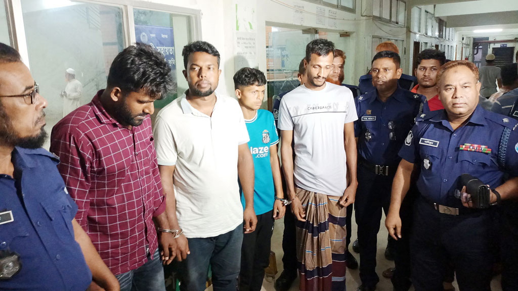 মুরাদনগরে ধর্ষণের ভিডিও ছড়িয়ে দেওয়ার মামলায় গ্রেপ্তার ৪ আসামি কারাগারে