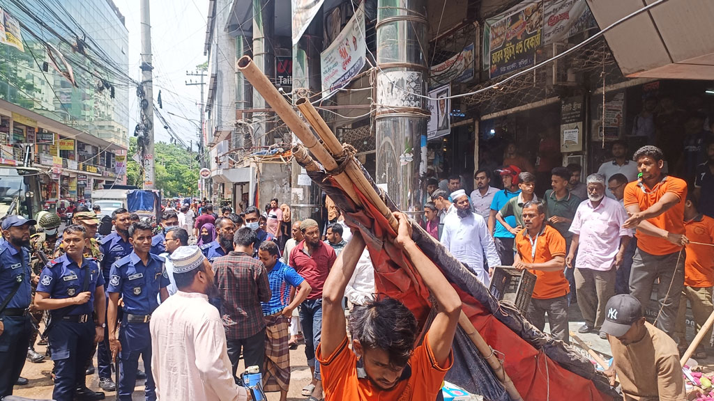 কুমিল্লা সিটি করপোরেশন এলাকায় উচ্ছেদ অভিযান